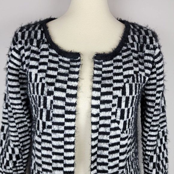 I'm Black White Eyelash Checkered Prints Long Sleeves Mid Length Open Cardigan - Picture 4 of 9